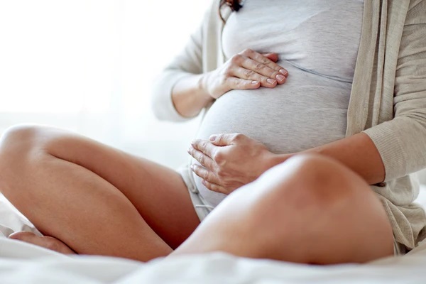 क्या गर्भवती होने पर आईलैश एक्सटेंशन कराना सुरक्षित है?