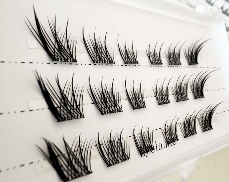 Pre-Glued Fox Eye Lash Extensions